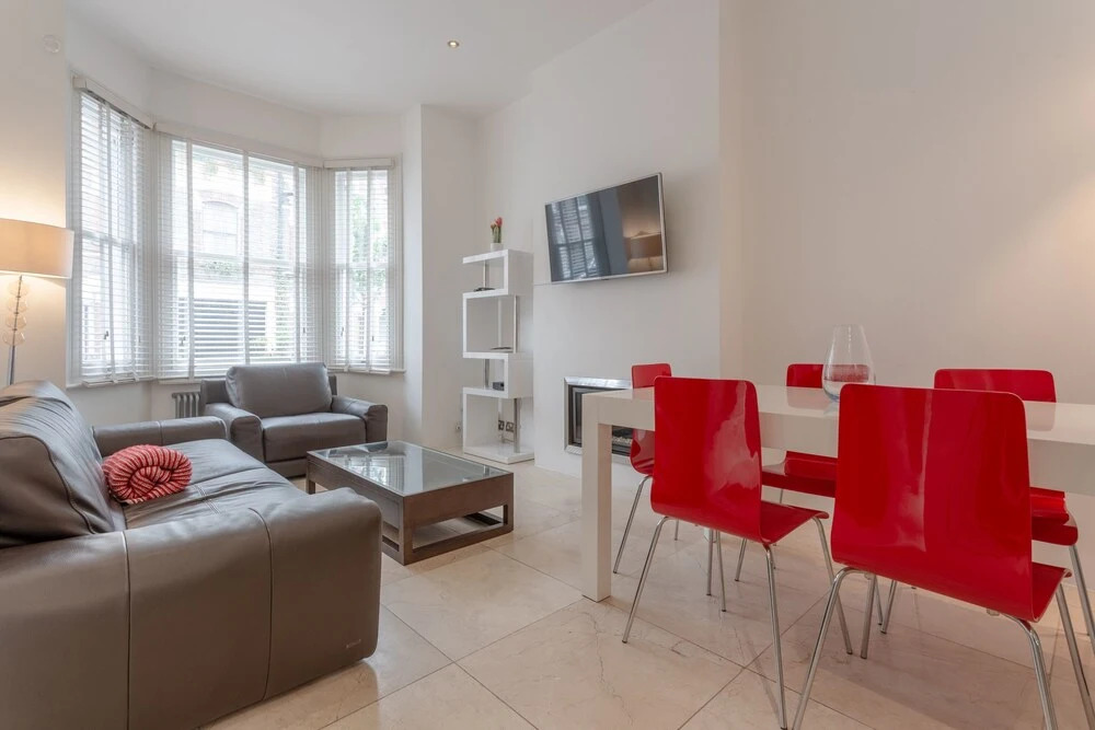 Bright 1 Bedroom Flat in Battersea