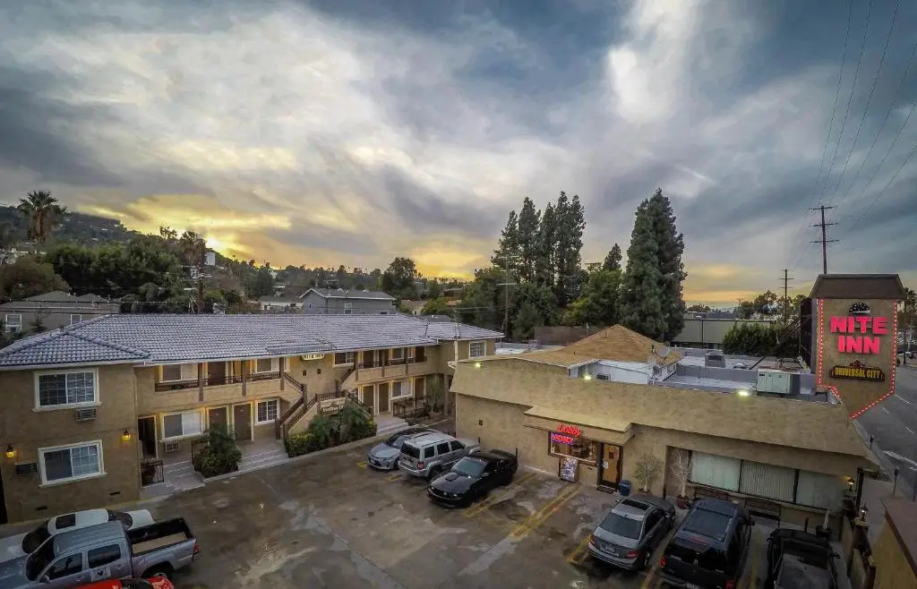 Nite Inn at Universal City - Walking Distance to Universal Studios Hollywood