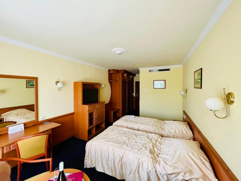 Hotel Korona Wellness, Rendezvény és Borszálloda