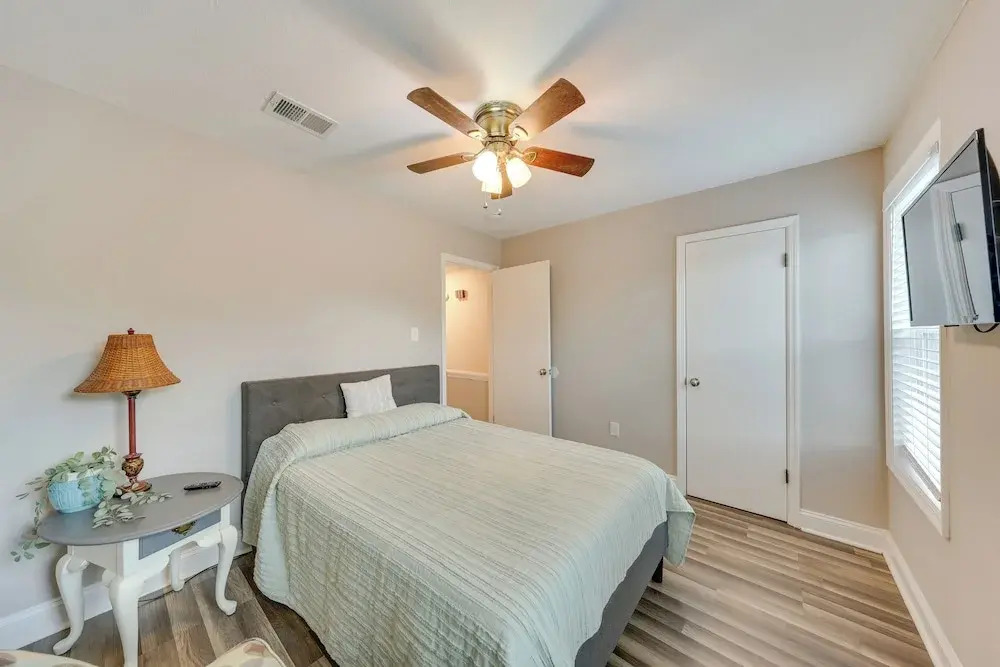Quaint Augusta Townhome: 3 Mi to the Masters!