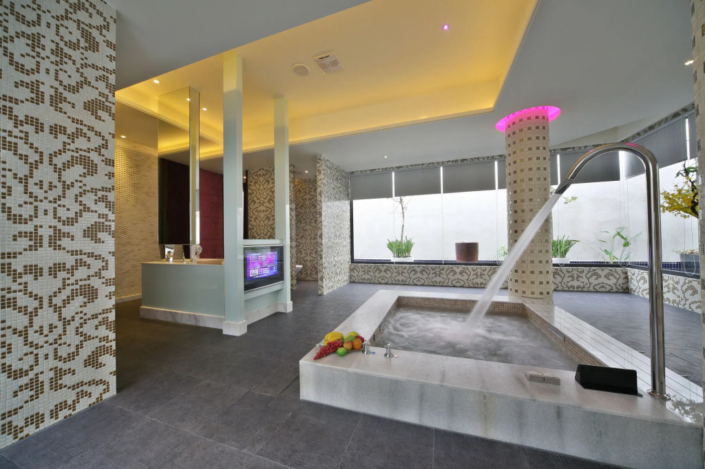 Han Guan Motel