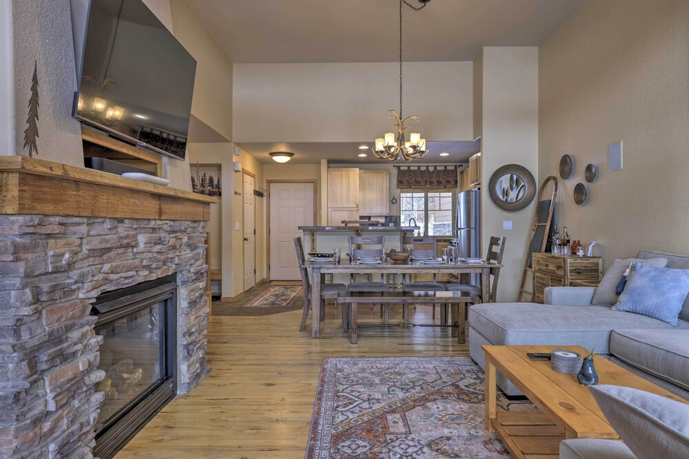 Gorgeous Fraser Townhome w/ Private Hot Tub!