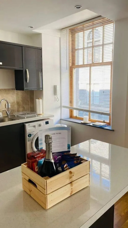 Modern City Center 2 Bedroom Apartment