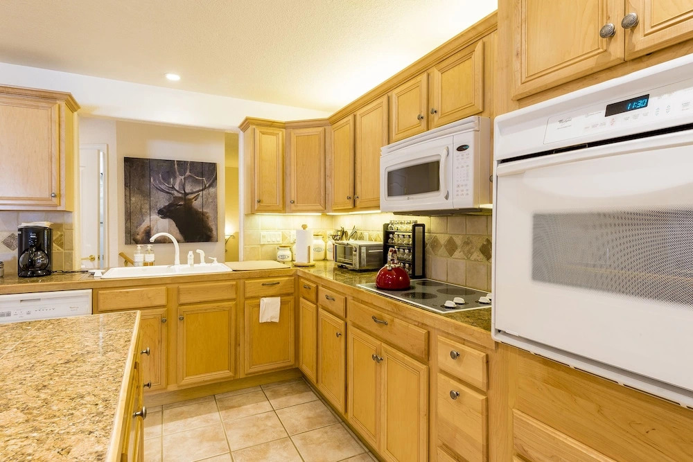Villas 1450 - 3 Br Condo
