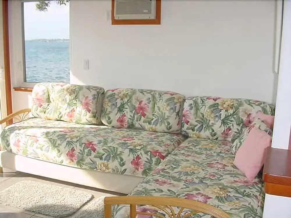 Kona Bay Seaclusion Oceanfront by RedAwning