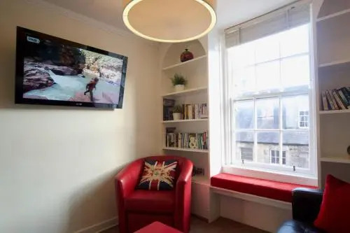 Perfect Location - Stylish 2bd Rose St Apartment