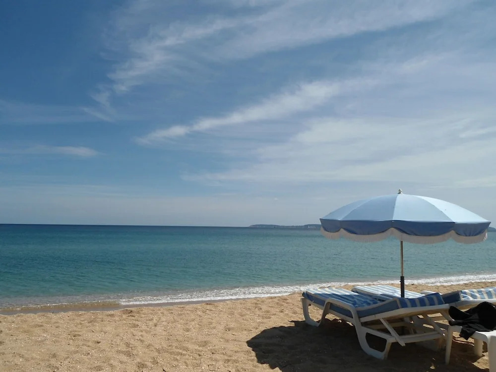 Villa in Hyères near Beach & Pool