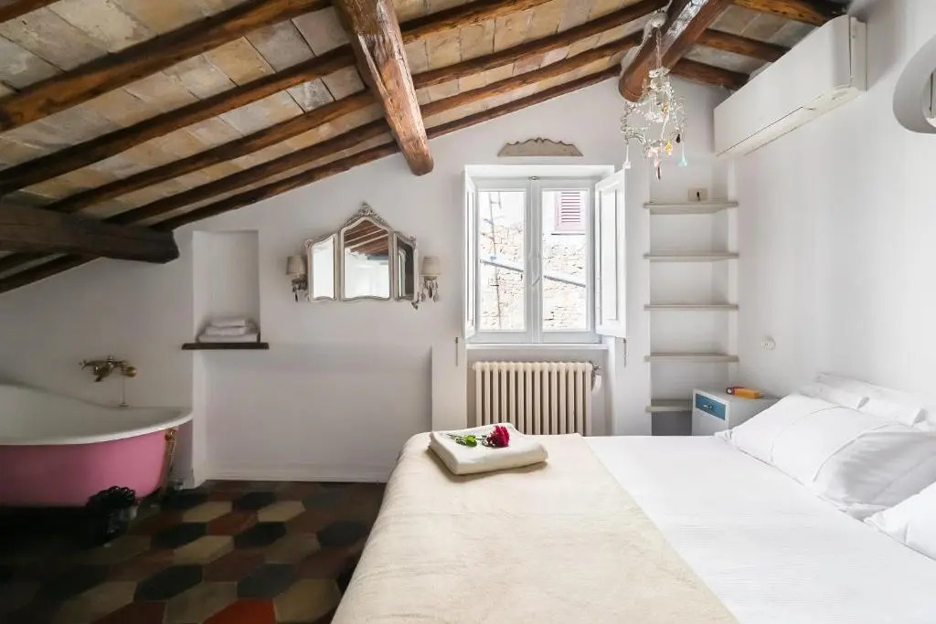 Scala Lovely Terrace Apartment