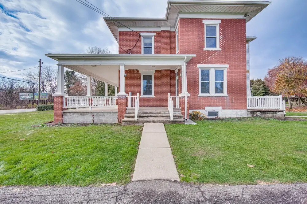 Lovely Lancaster Aptartment in Walkable Location!
