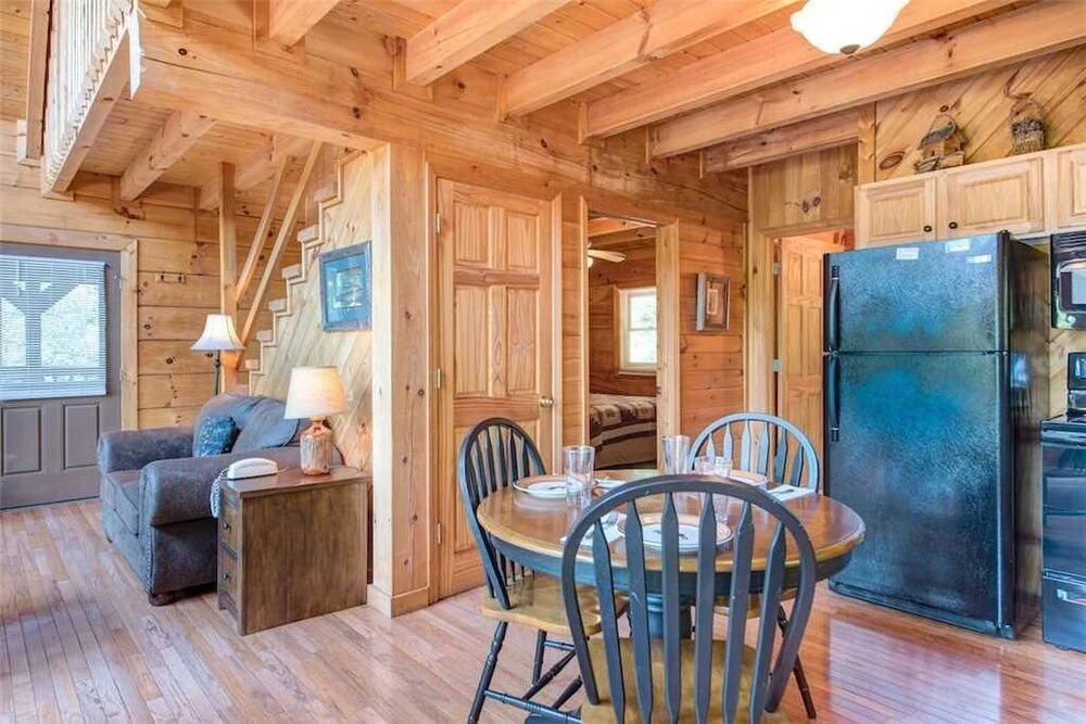 Scenic Solitude 1 Bedroom Home with Hot Tub
