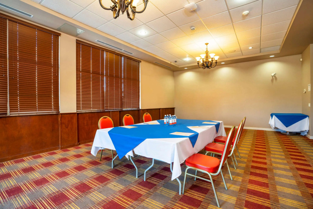 Comfort Inn & Suites Surrey