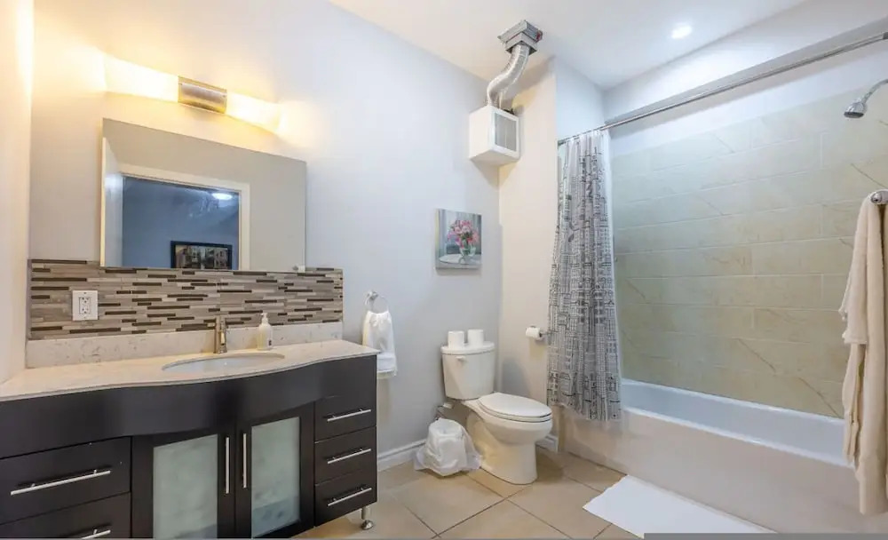 Charming 2BR Retreat Steps From Niagara Falls