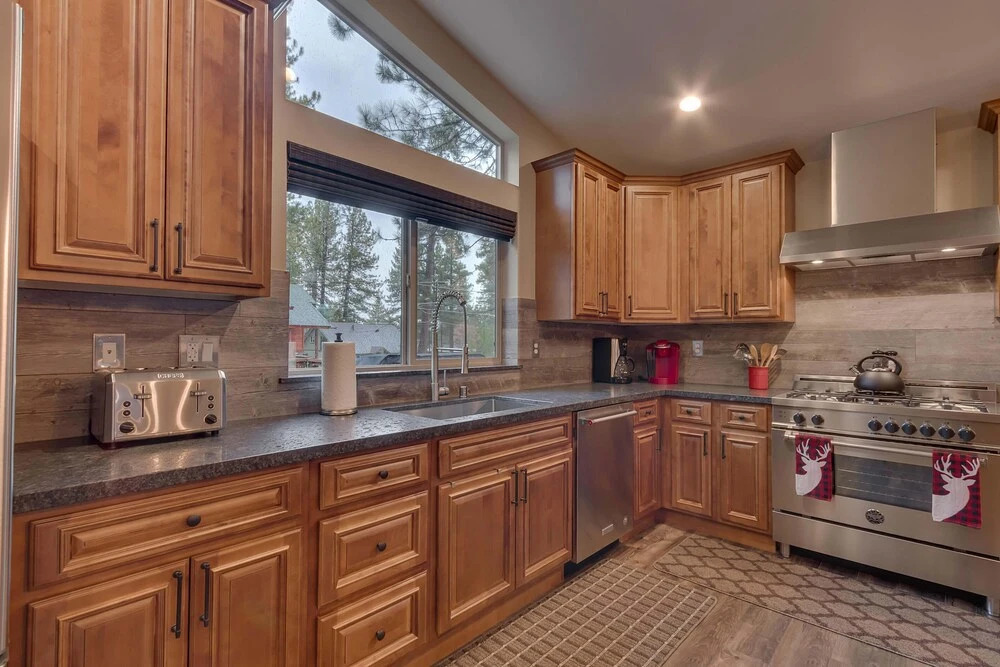 Silver Pines - Ski or Summer 30+ day Home