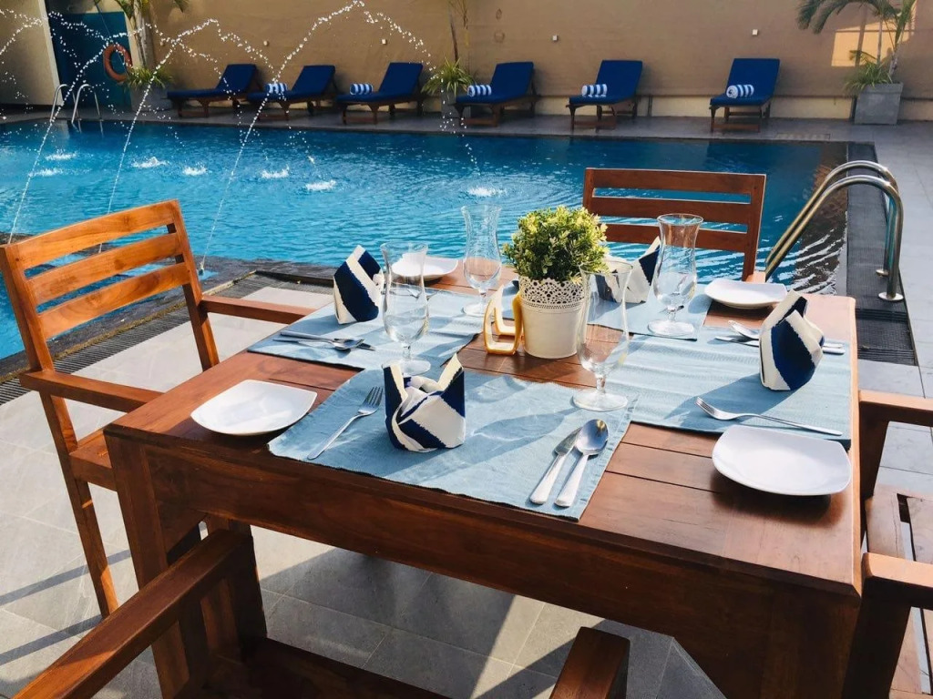The Ocean Pearl Hotel Negombo
