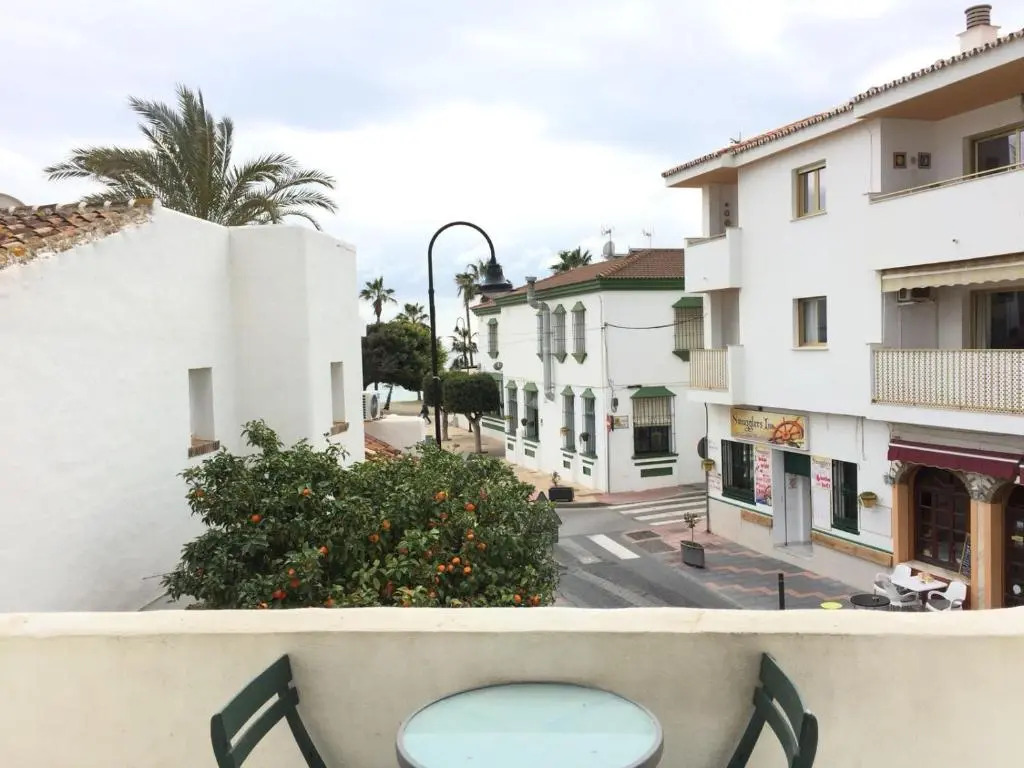 1½ Min. Walk From the Beach