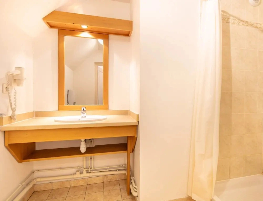 Large 8-person Apartment in Giez