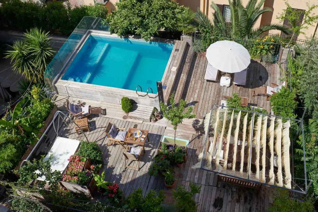 Palm Gallery Hotel