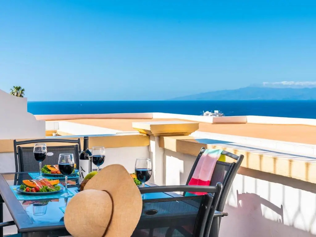 B16 WINDSOR PARK, exclusive sea view, heated pool
