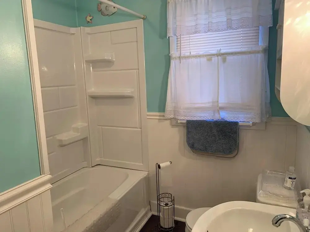 Laurel Street 212a
