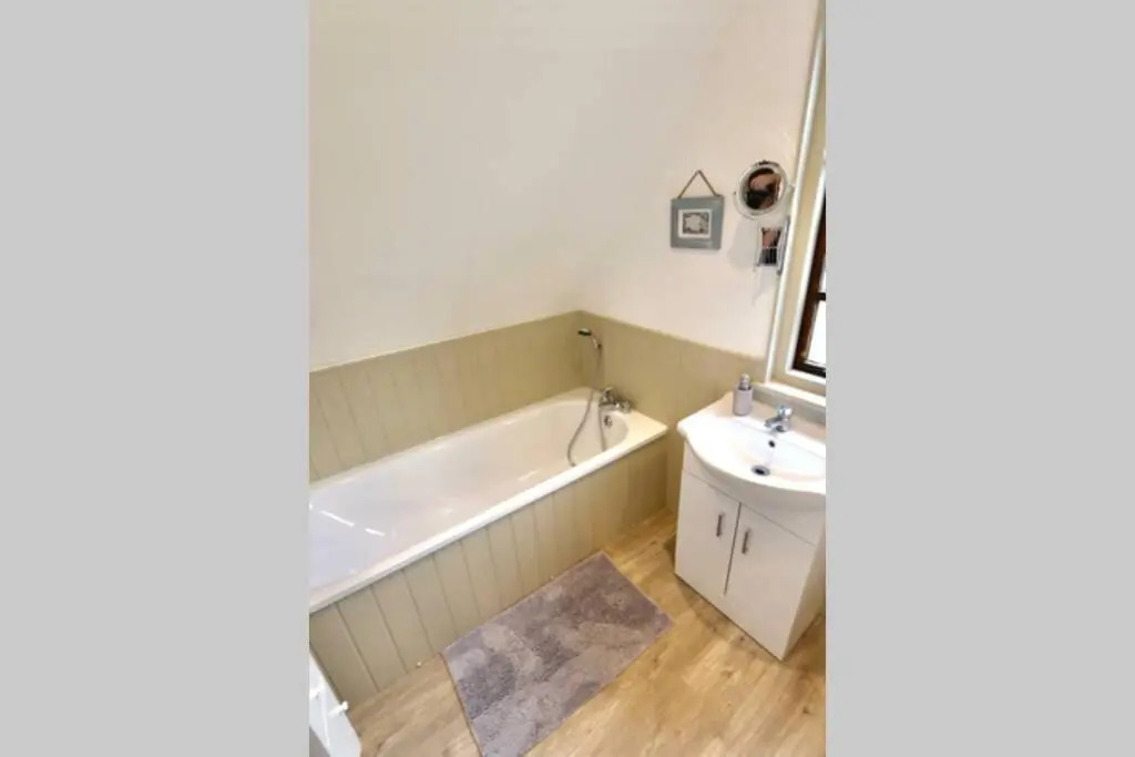 20 Tudor Court " Four Star AA accommodation"
