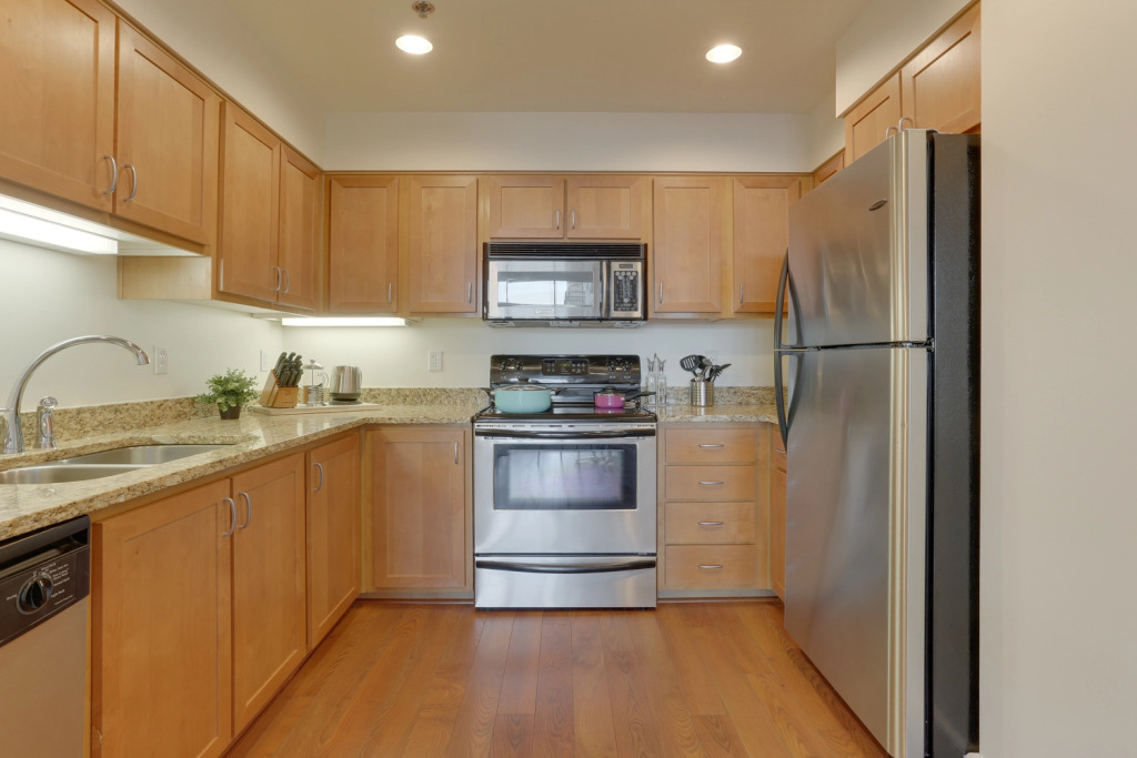 Spacious, Downtown Location – great for work and relaxing!