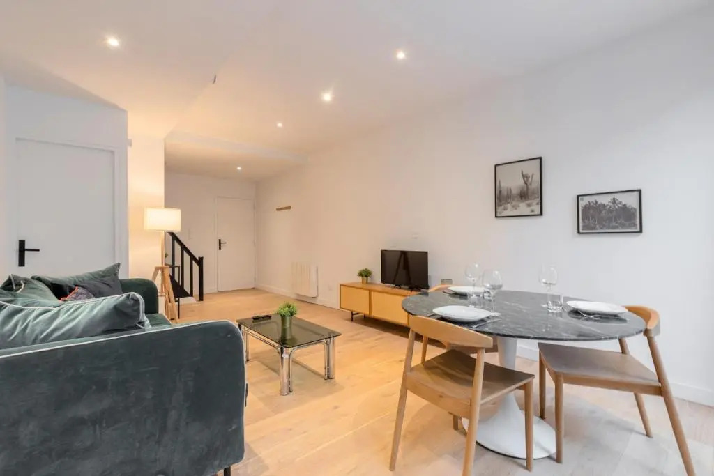 Wazemmes - Spacious duplex apartment fully equipped with an exterior !