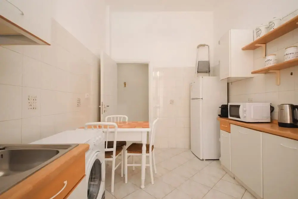 Rome Flat 42 by Ghor
