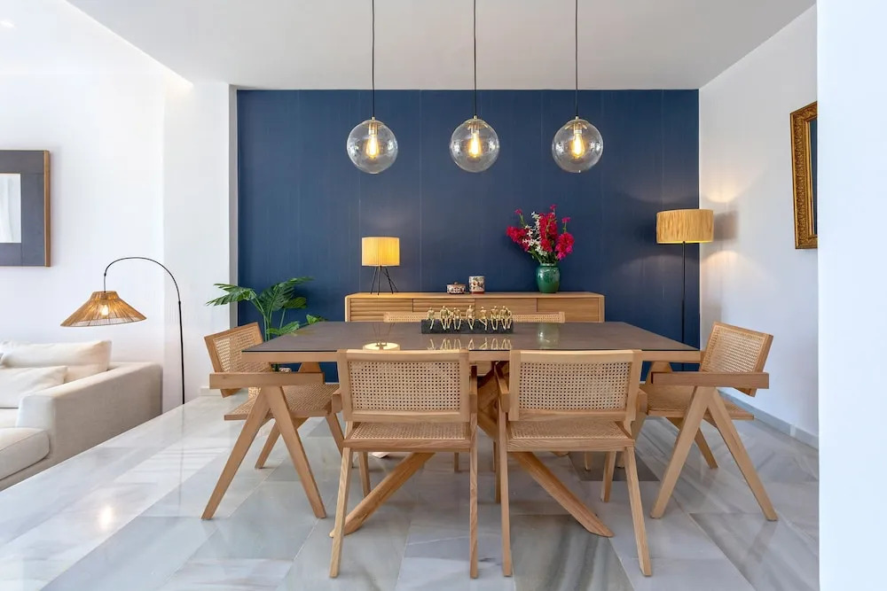 Exclusive 2BD Apartment With Private Terrace in Marbella Royal Gardens