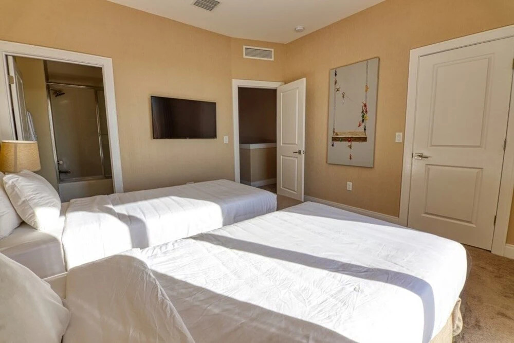 The Magic Townhouse 3 Bedroom Townhouse by Redawning
