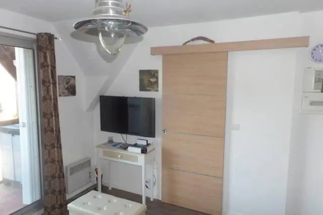 NICE FLAT 400 m FROM BEACH & CENTER