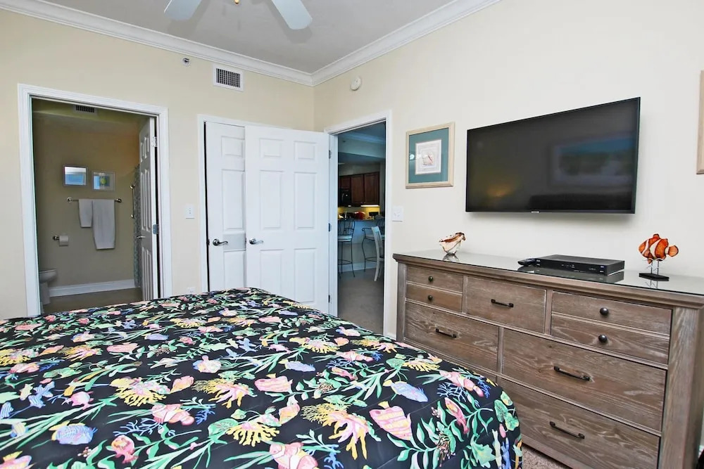 Crystal Tower 1601 by Youngs Suncoast