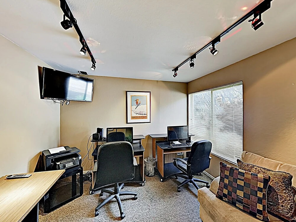 Mt. W/ Sleep Number Beds - Walk To Slopes 2 Bedroom Condo