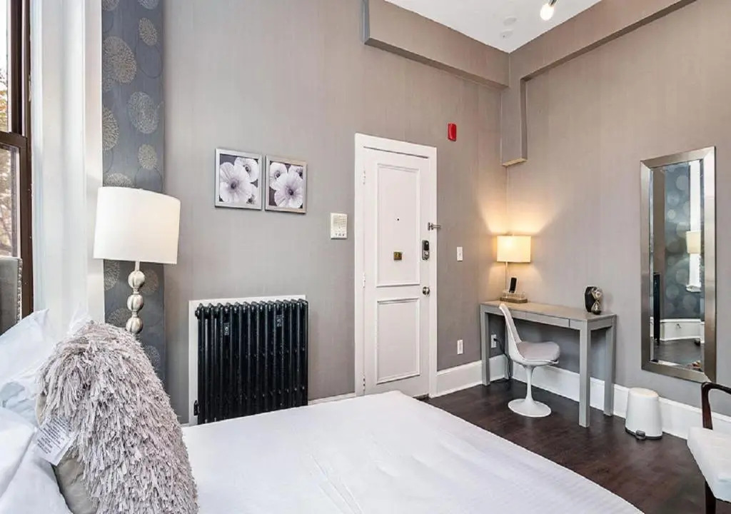 Suites At 143 Arlington Street