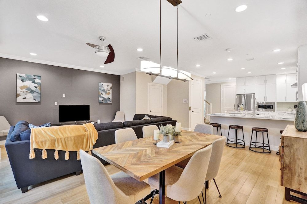 Fabulous 4BR home close to beach