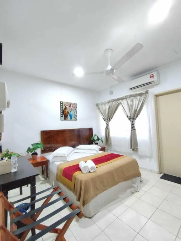 Homestay Ainis Guest House