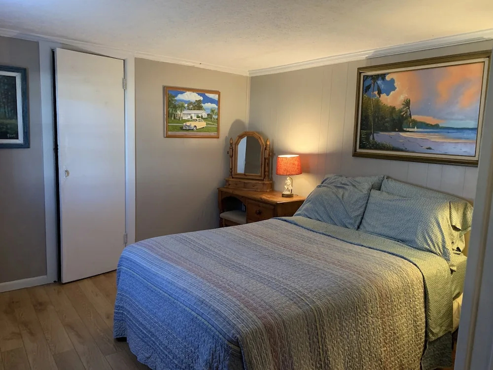 Nature Coast Inn & Cottages