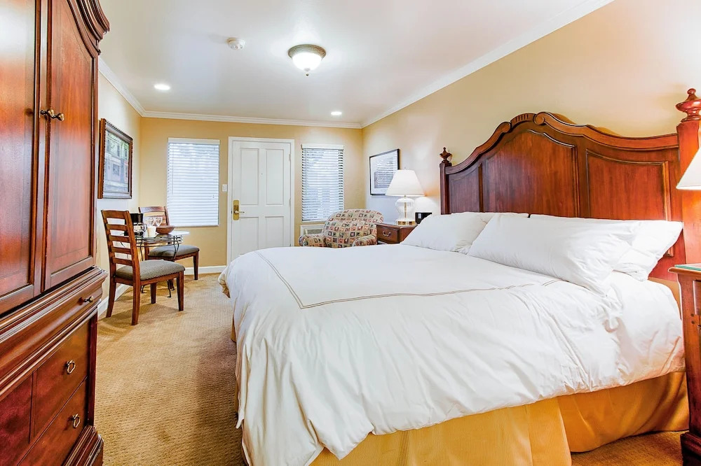 Studio Condo Near Trails #SILV288C