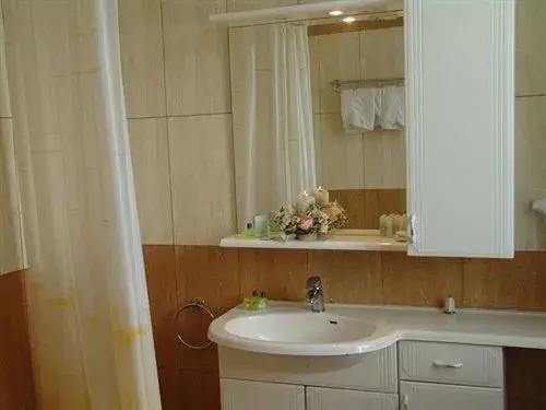 Avra Spa Hotel