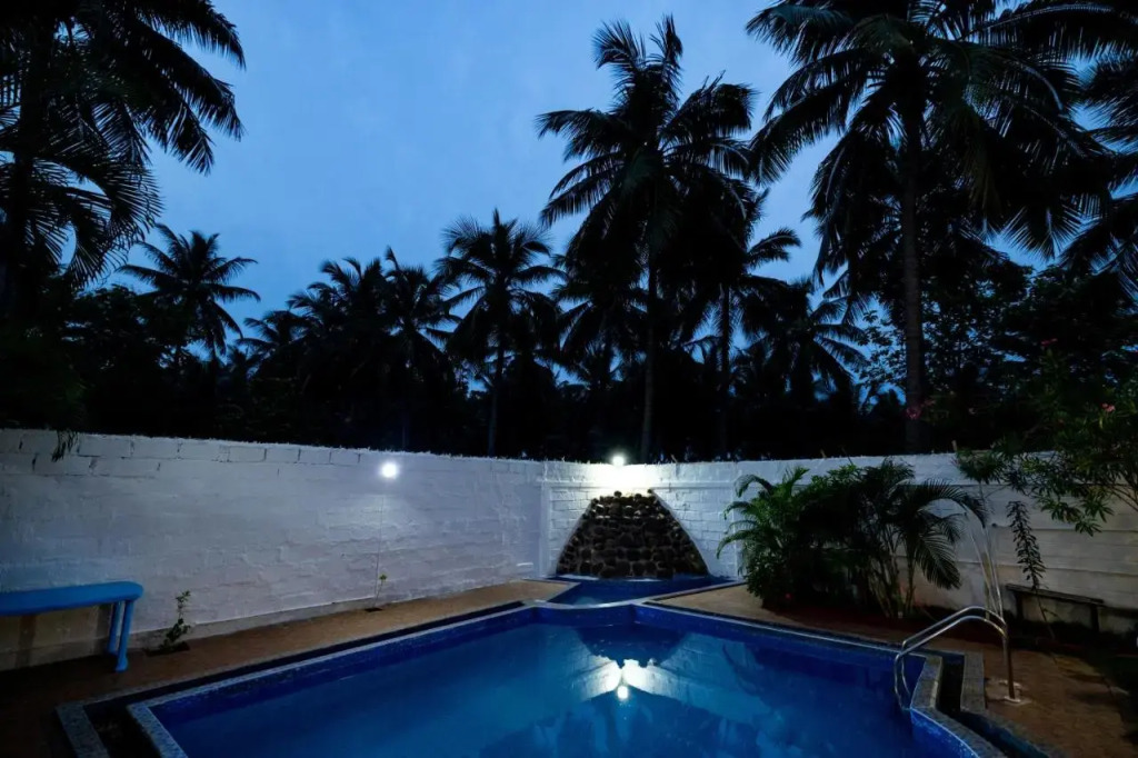 Sri Sai Holiday Inn