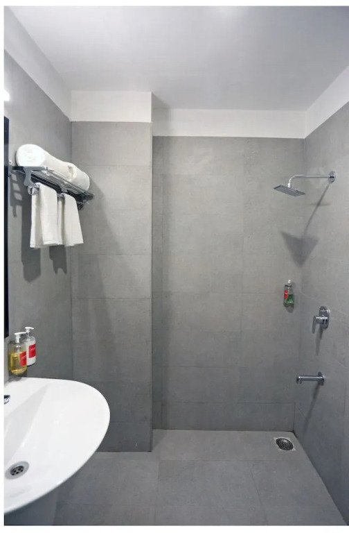 OYO Townhouse 020 Huda Metro South City 1