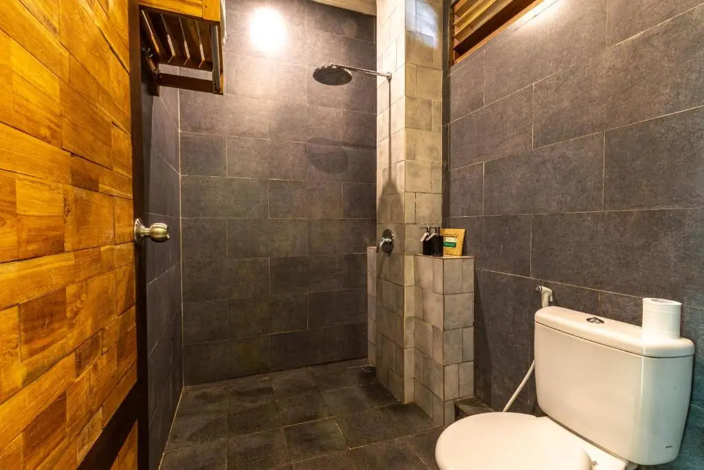 Двухместный номер Standard с балконом (двуспальная кровать) в Meruhdani Boutique Hotel Ubud
