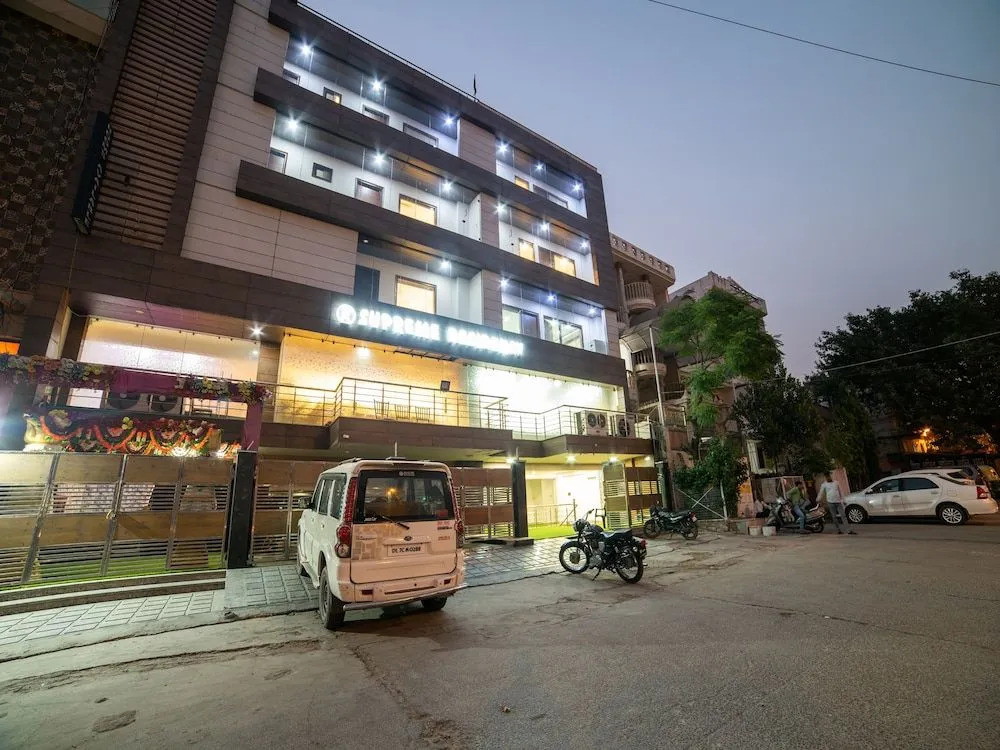 OYO 22527 Supreme Residency