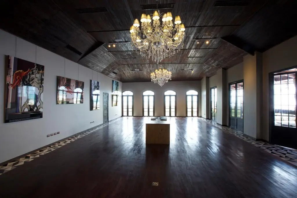 Lara Hotel