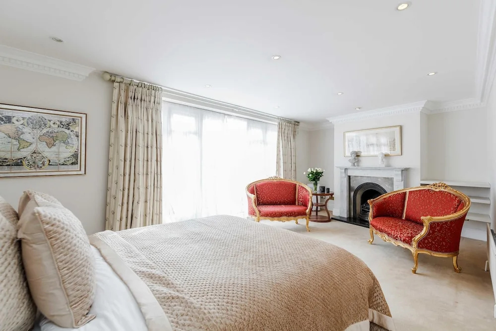 Beautiful House in Heart of Kensington