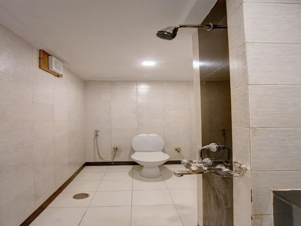 Hotel Golden Park by OYO
