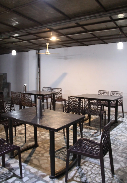 Hotel Golden Oasis - 5 Minute Walk from New Delhi Railway Station