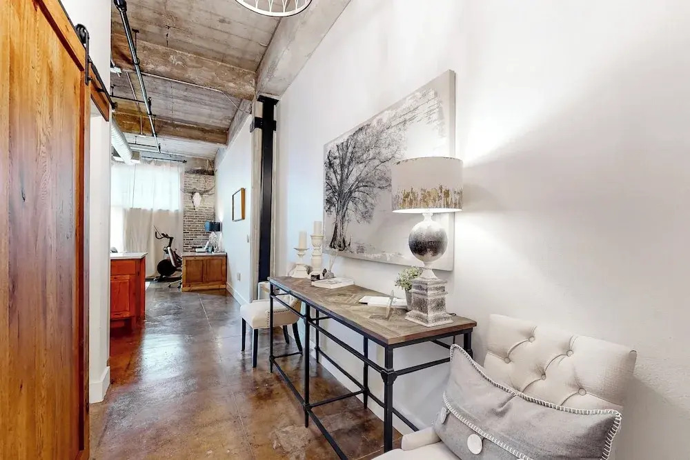 Luxe 1BR Downtown Loft in Historical Building