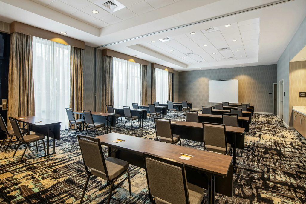 Hampton Inn & Suites Raleigh Midtown, NC