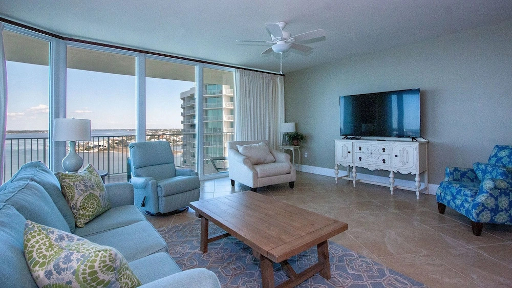 Condo With Magnificent Views - Unit Crc1007