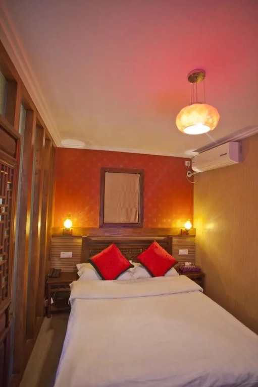 Mountain house boutique Guesthouse(Mufu shop in the ancient city of Lijiang)